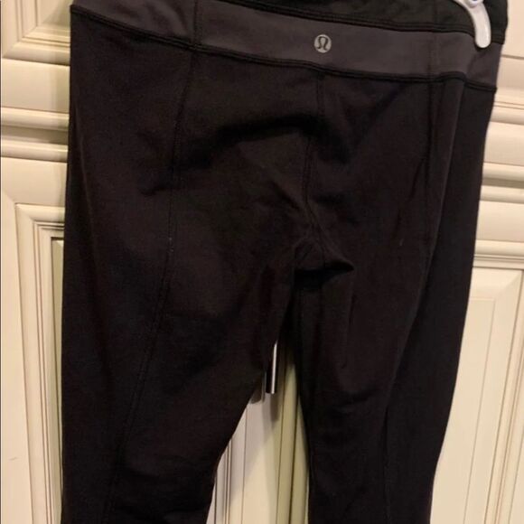 Lululemon black & Purple tights Size 6. - Picture 1 of 6